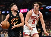 开云下载-公牛闪耀！拉文轰下分，击败独行侠取得两连胜