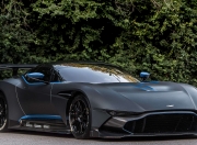 开云体育app-赛道无界，当F1引擎在足球场咆哮，李刚仁如何让悬念提前退赛？