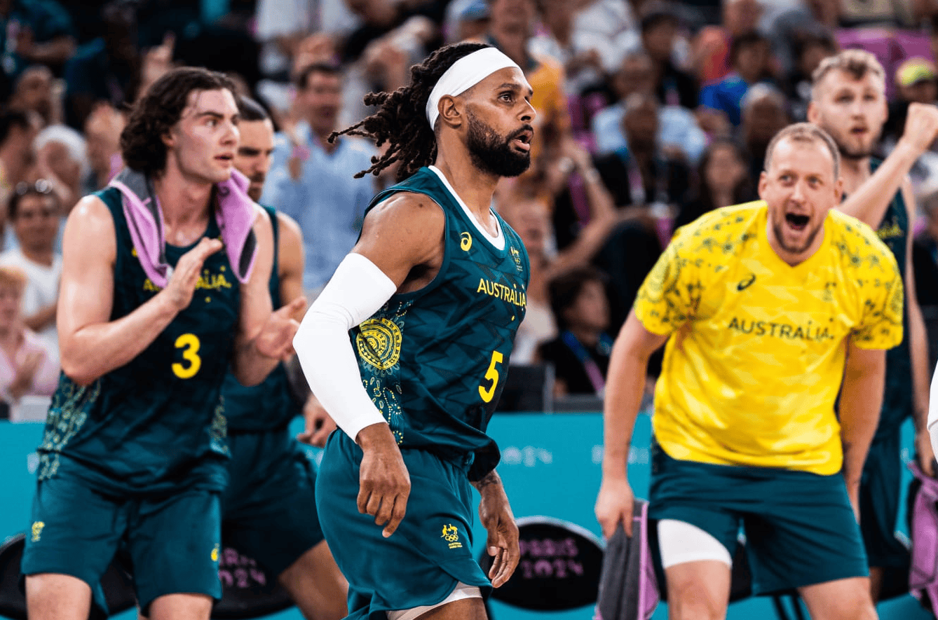 塞尔维亚队逆风翻盘，晋级机会增加