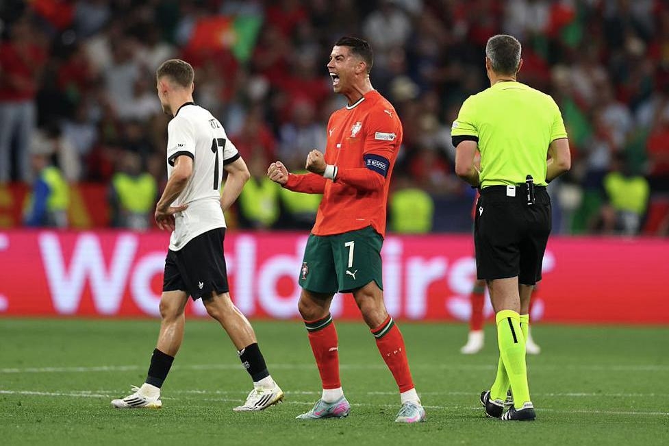 塞尔维亚队意外惨败，无缘欧洲杯八强