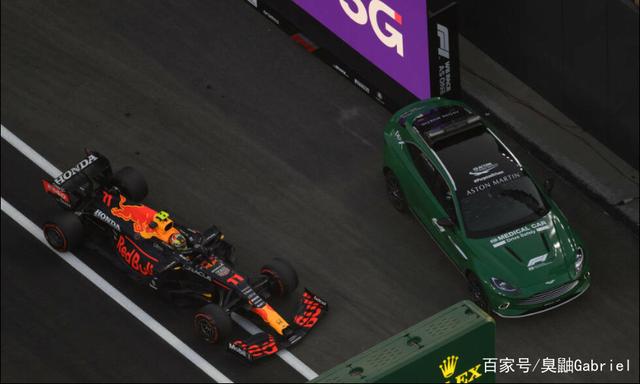 梅赛德斯轻取阿斯顿马丁，佩雷兹刷新纪录