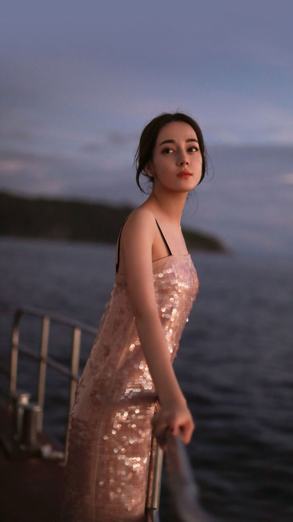 福克斯轰下50分15助创生涯之夜，奇才主场30分屠雷霆取七连胜