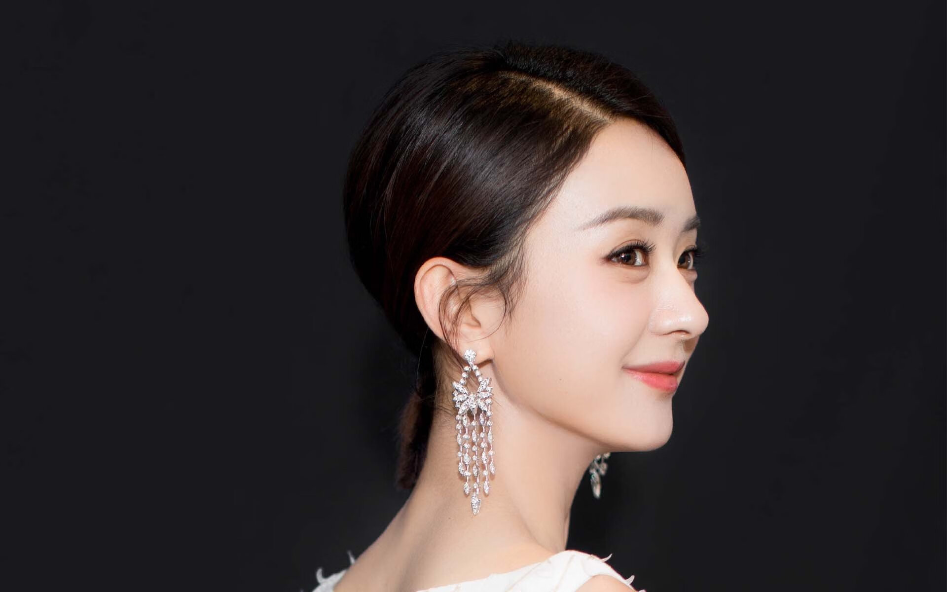 跨越大陆的唯一对决，勒沃库森迎战安哥拉，奥纳纳冠军级表现铸就传奇